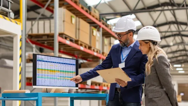 Rough Cut Capacity Planning (RCCP) pour optimiser la production.